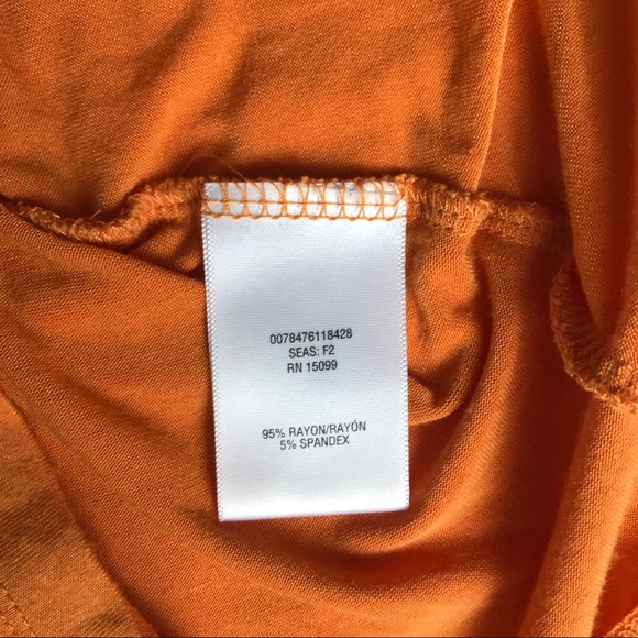 Sleeveless flutter neck top - Picture 4 of 5